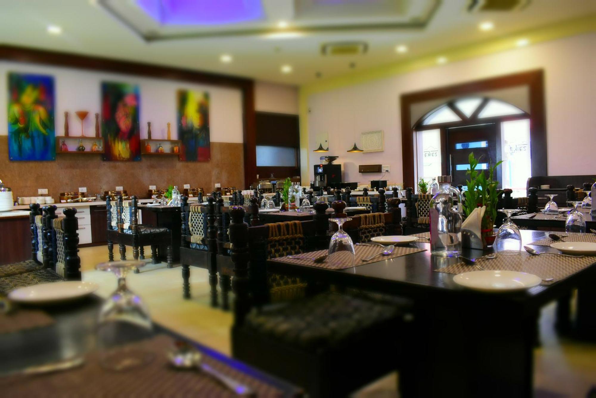 Regenta Resort Bhuj By Royal Orchid Hotels Limited Exterior foto
